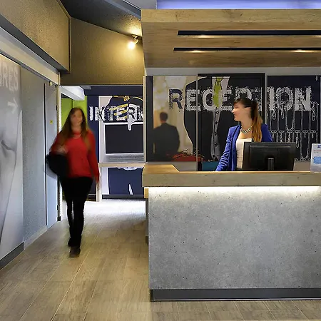Отель Ibis Budget Est La Giniesse