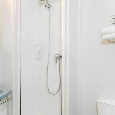 Ibis Budget Est La Giniesse Отель