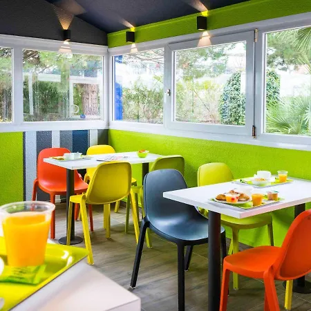 Отель Ibis Budget Est La Giniesse 2*