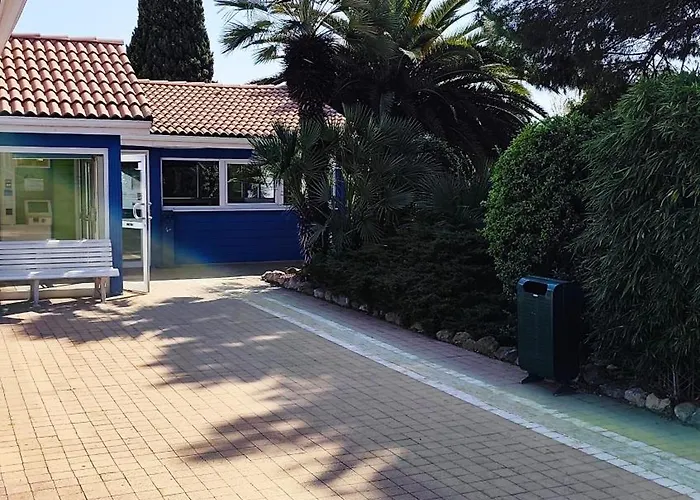 Ibis Budget Est La Giniesse فندق بزييه